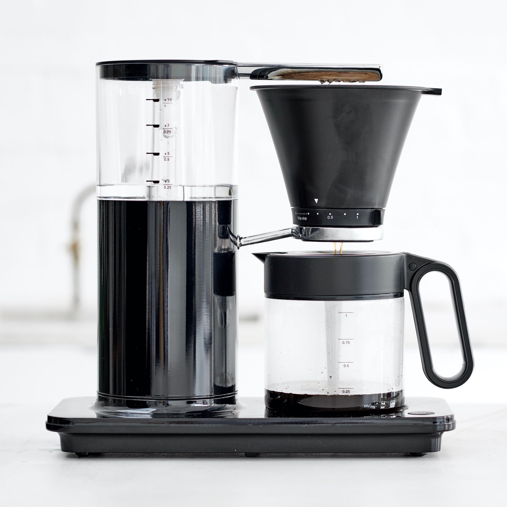  Customer reviews: Wilfa Precision Automatic Coffee Brewer  (WSP-1A), Detachable Water Tank, Precise Temperature and Water Control, Hot  Warming Plate, Glass Carafe, Pour Over, Aluminum
